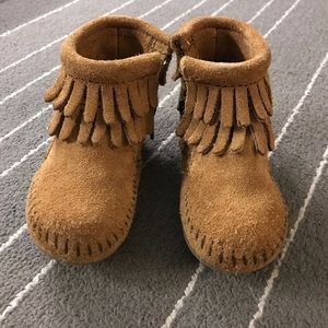 Minnetonka Moccasins Size 4 (toddler)
